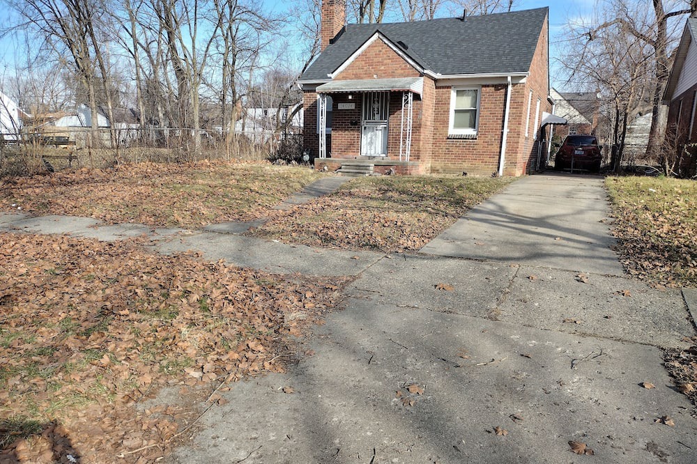 Detroit House | 2 bedroom house in mid Detroit close to downtown, Greek Town and casinos