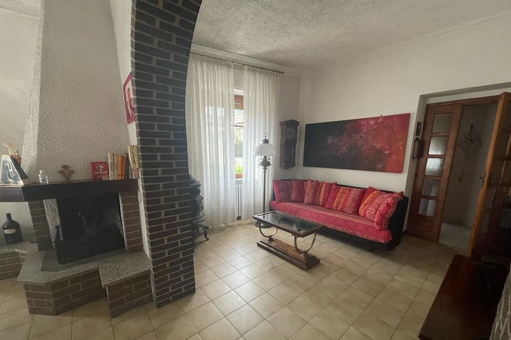 Canelli Apartment | Vrbo Property