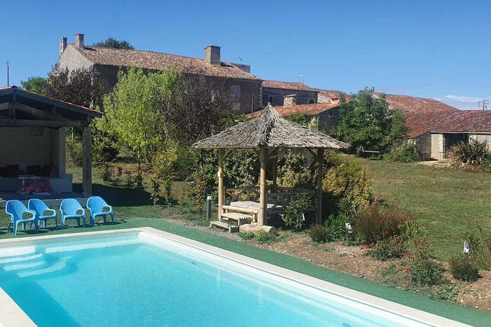 Nieul-sur-l'Autise House | Maison de Charme Avec Piscine sud Vendee