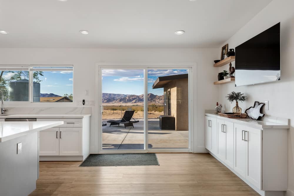 Lucerne Valley Other | Bourbon Ranch - Get away from it all and relax in the beauty of the desert.