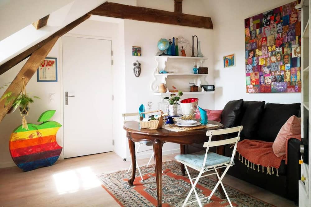Moret-sur-Loing Apartment | Homerez - Beautiful appartement for 4 ppl. with garden at Moret-Loing-et-Orvanne