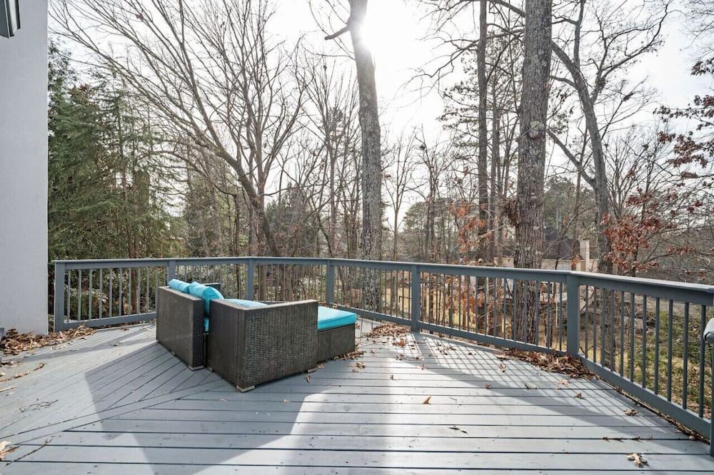 Roswell House | Roswell Luxury: 7BD 5.5BA 2LVG