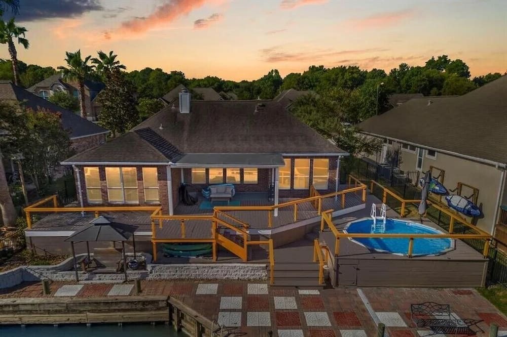 Seven Coves House | Getaway on Lake Conroe Canal perfect for water sports and fishing