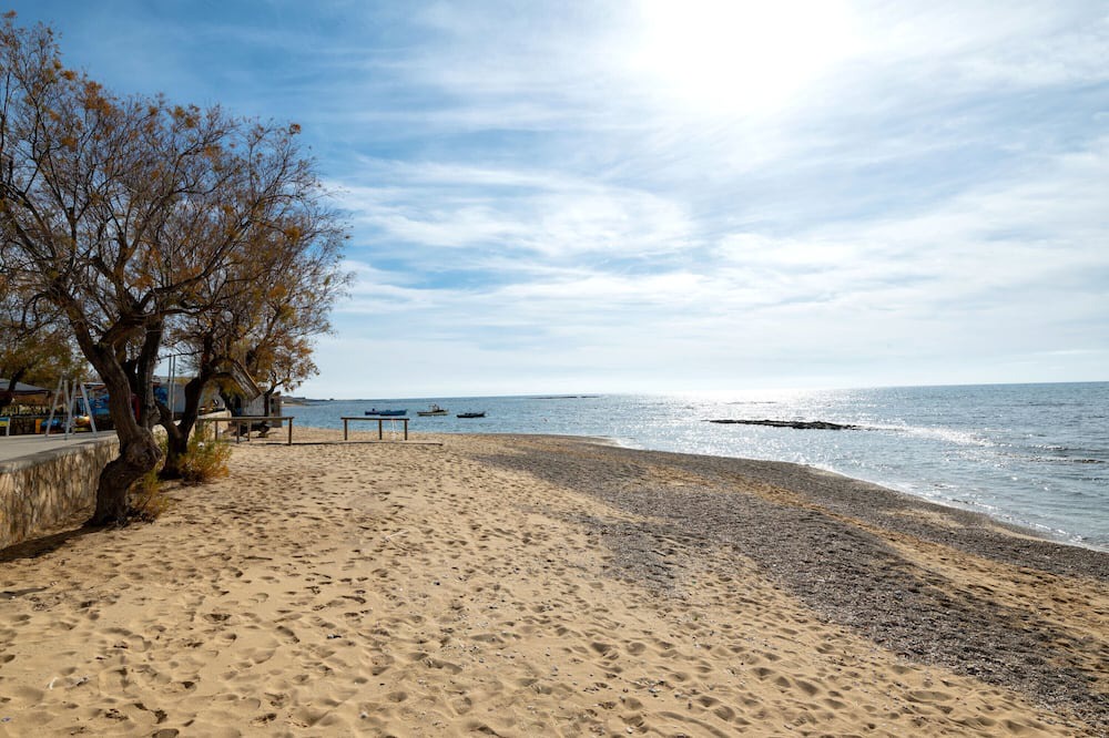 Torre Ovo Apartment | Apartment 'Casa Vacanze Le Barche Due' with Private Terrace and Air Conditioning