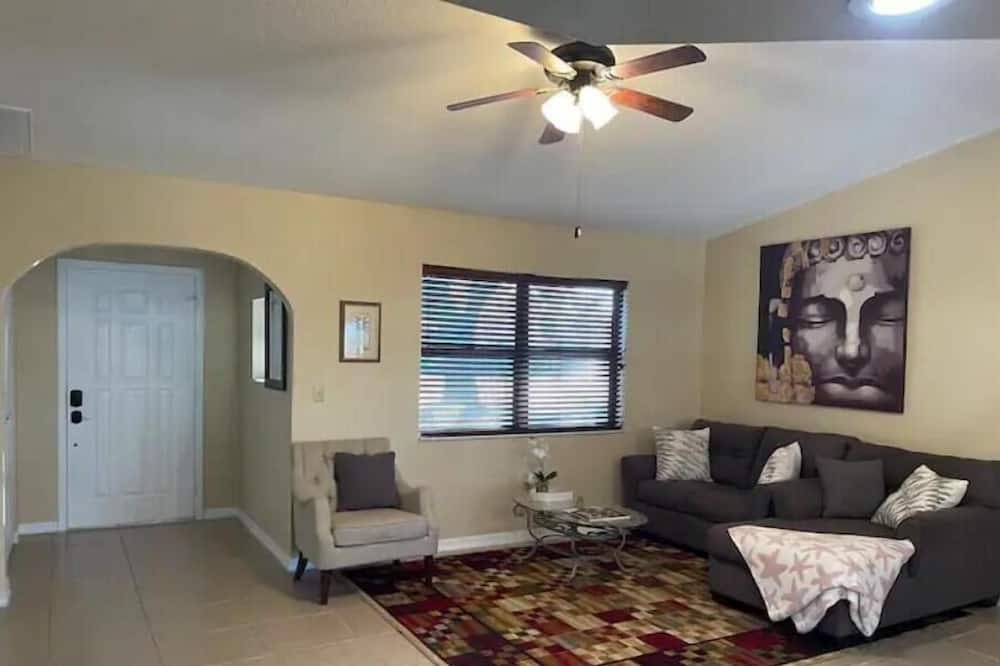 Sebring House | Little Nest on Sparrow