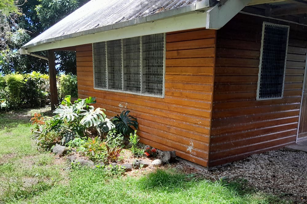 Wailevu West Cottage | Eliza's Cottage..set in peaceful garden surroundings