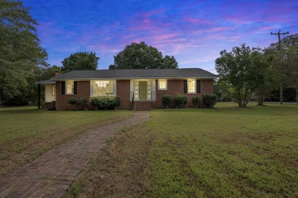 Conestee House | Family and Pet-Friendly Whole Home