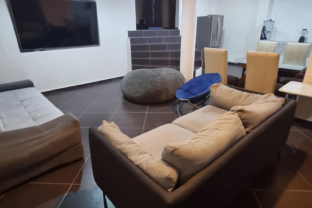 Queretaro Municipality Cottage | Casa Amplia con Asotea El Salitre a 5 min Antea