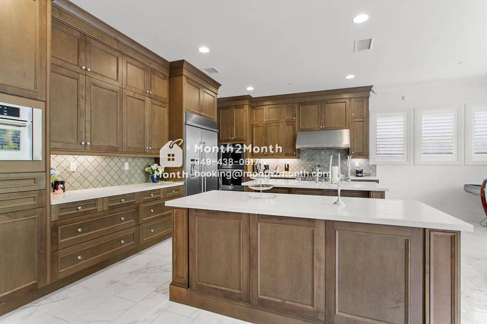 Lake Forest House | Stunning Retreat on Swift #41745