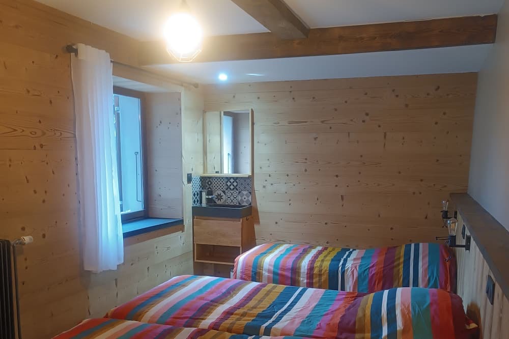 Septmoncel les Molunes Bed & Breakfast | Chambre Avec Petit Déjeuner / Les Étoiles de Bevy