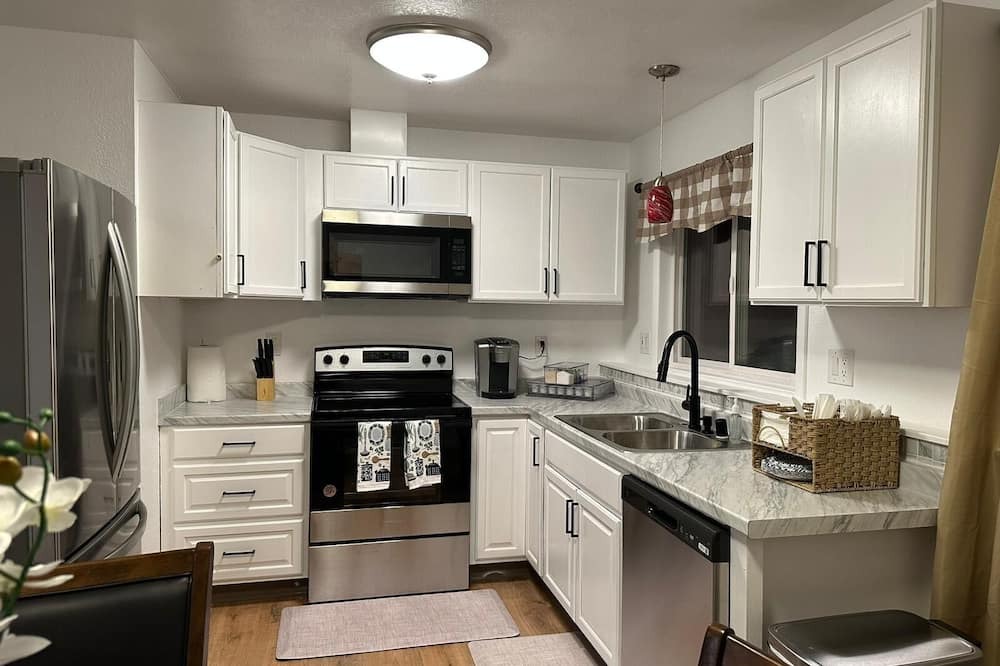 Northeast Anchorage Apartment | Family friendly, centrally-located 10 minutes to Down town,15 min from airport