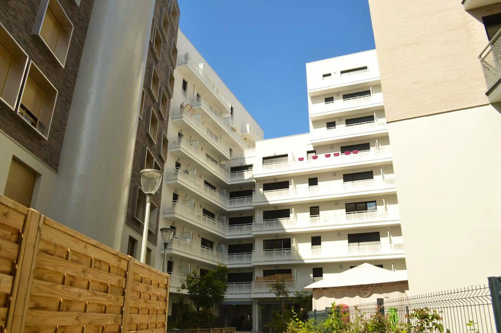 Bobigny Apartment | Homerez - Amazing studio for 4 ppl. at Bobigny