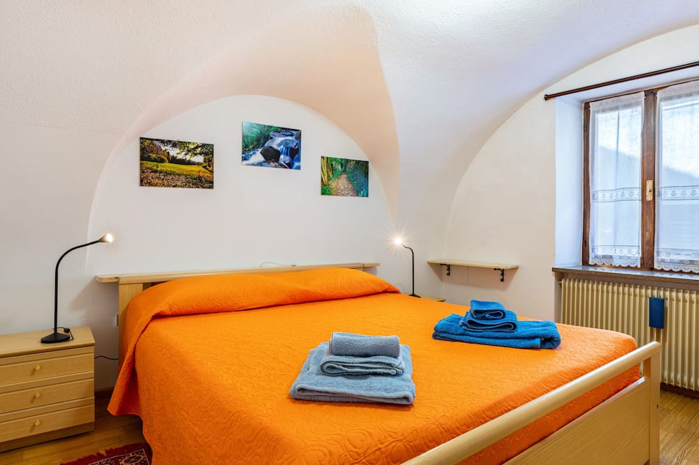 Segonzano House | Apartment In A Hotel 'Valentina Val Di Cembra' with Mountain View, Balcony and Wi-Fi