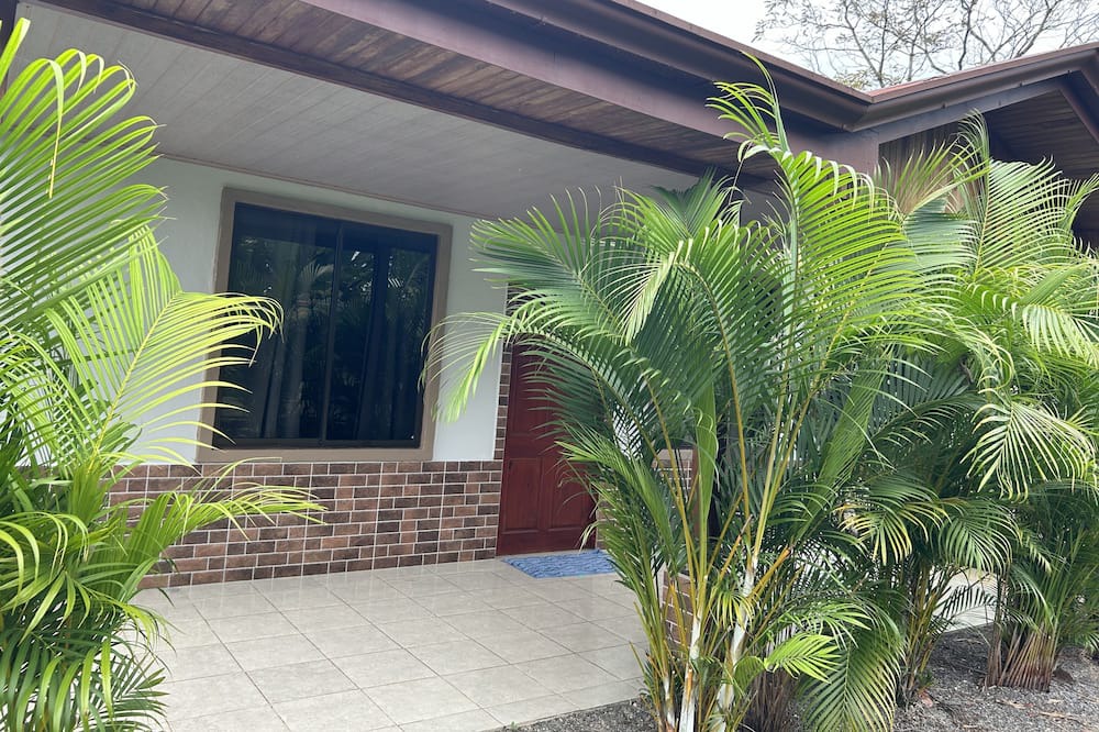 Los Angeles House | Acogedora Casa en Medio de Palmeras