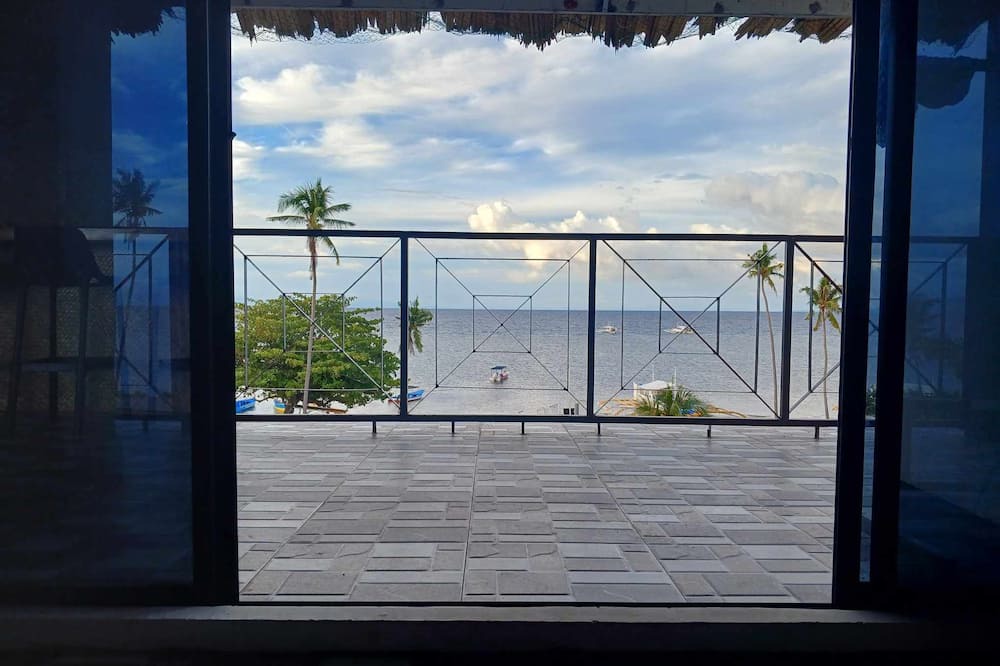 Panglao Apartment | Penthouse Style Apartment Seaview & Beach (2-7 pax)