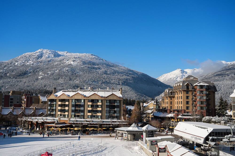 Whistler Creekside Condo | *Group Stays* Large Renovated w Pool & Hot Tub
