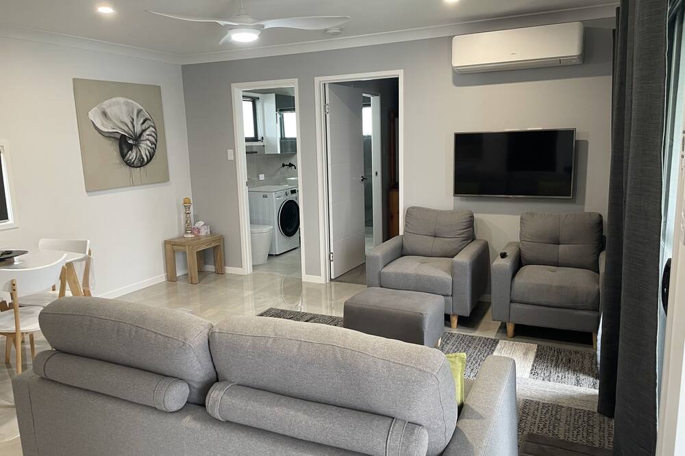 Eumundi Apartment | Private Self contained unit located in beautiful Eumundi on the Sunshine Coast