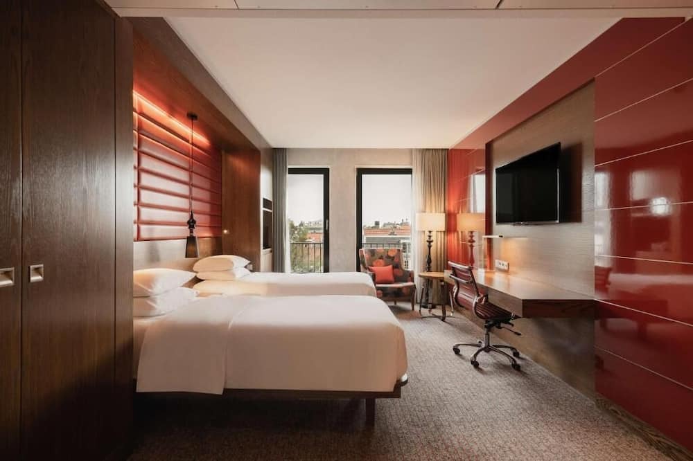 The Hague Center House | Explore The Hague With Ease - 2 Units with Bike Rental And Nearby Tram Station