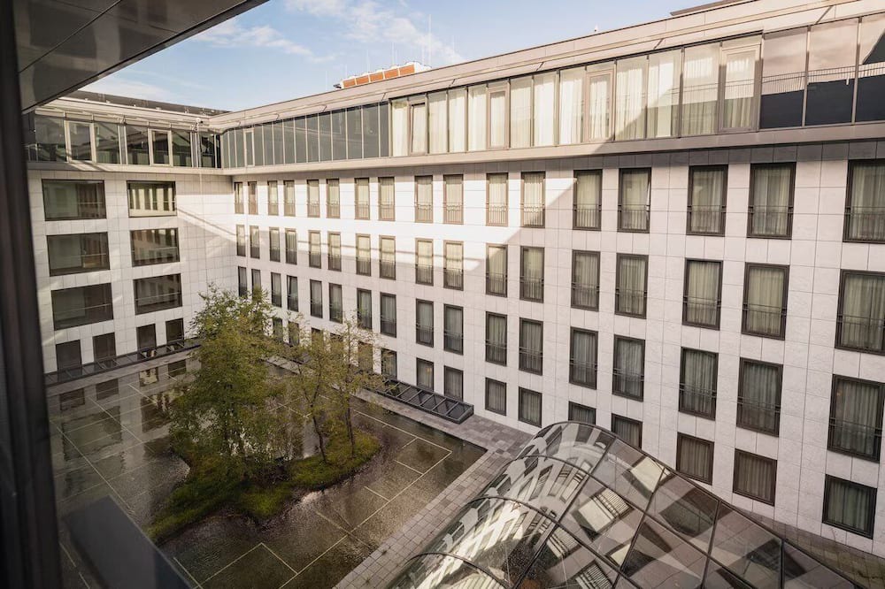 The Hague Center House | Executive Lounge Available For Business Travelers, 2 Units. Near Alexanderplatz