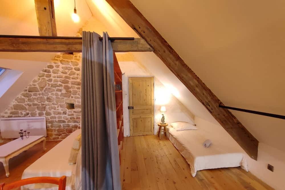 Kernascleden Apartment | Appartement Spacieux Dans Ancienne Bâtisse Bretonne