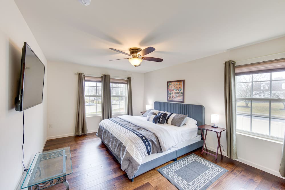 Rossville House | Spacious Manchester Vacation Rental - Pet Friendly