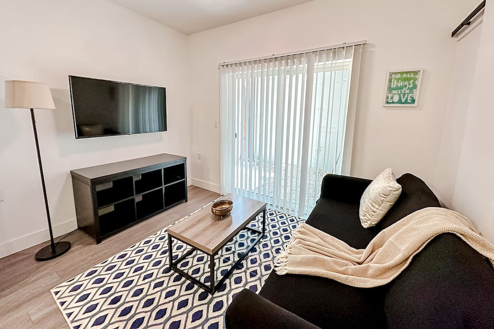 Downtown Springfield Apartment | Sleepover: Intimate 1BD/1BA Downtown Springfield