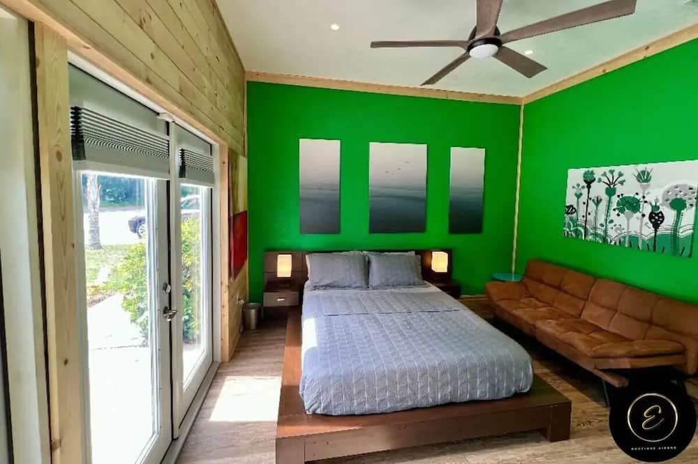 Nichols Apartment | The Exclusive Tatman Evergreen Suite