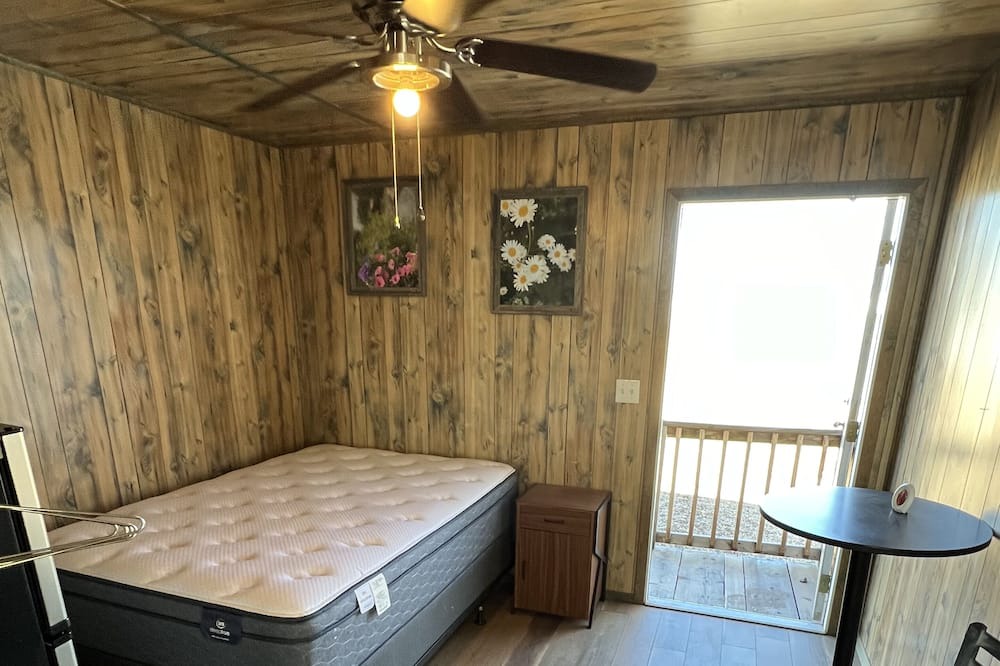 Crane Apartment | Crane, TX Efficiency Rental