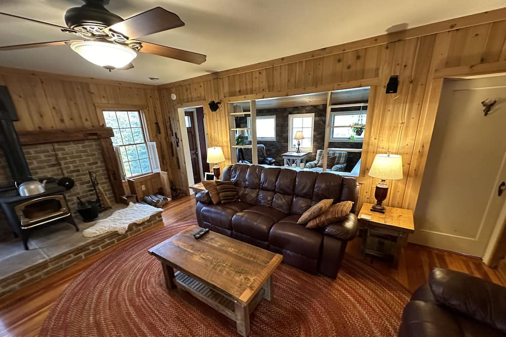 Lake City House | Perfect Eclipse Getaway - Beautiful Cottage Home, 10-minute walk to the lake!