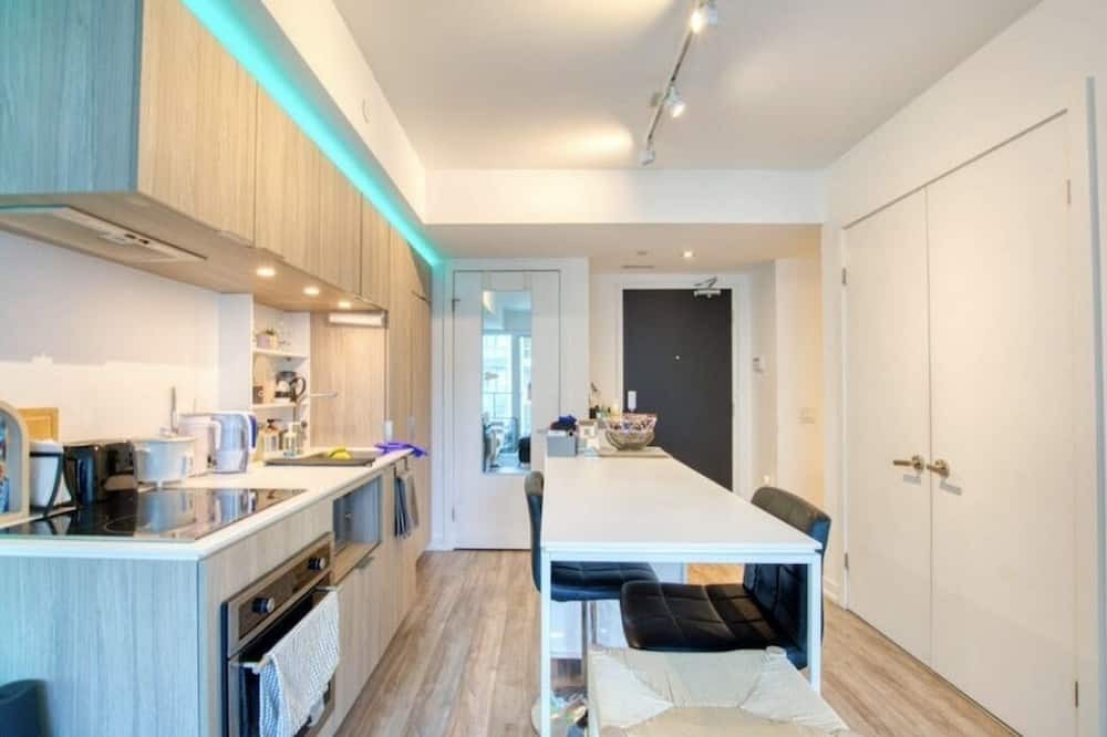 Garden District Apartment | Cozy 1 bedroom home in the heart of downtown Toronto