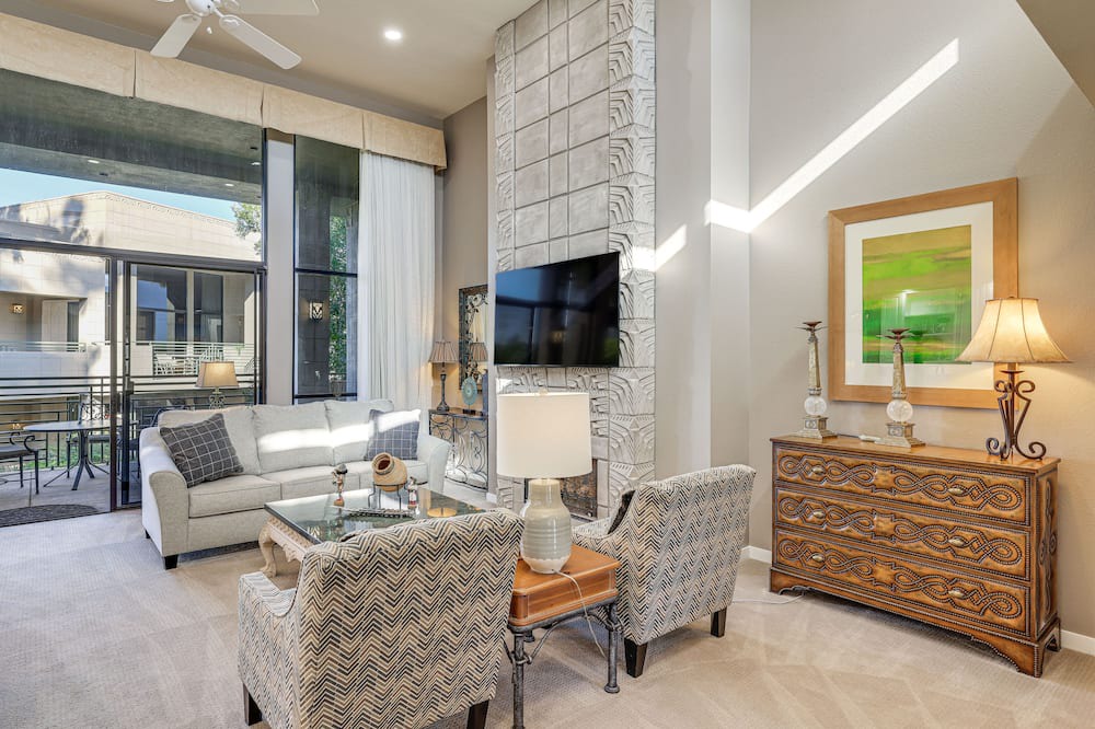 Camelback East Villa | Spacious Phoenix Villa w/ Resort Amenities