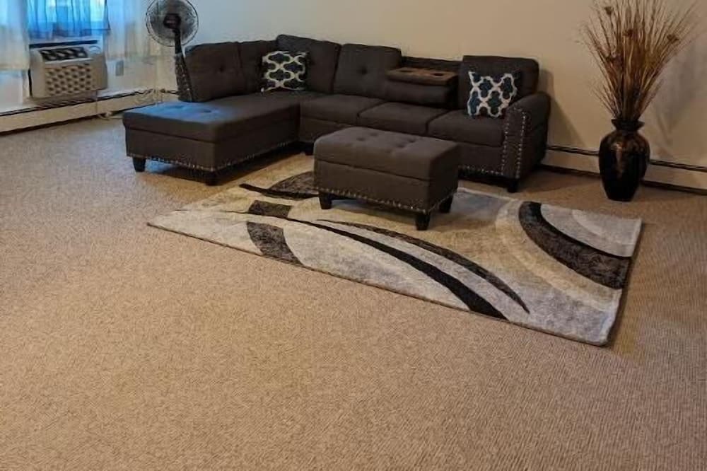 Fairfield Apartment | Studio apartment in a secure executive building near 2 major hospitals and beach