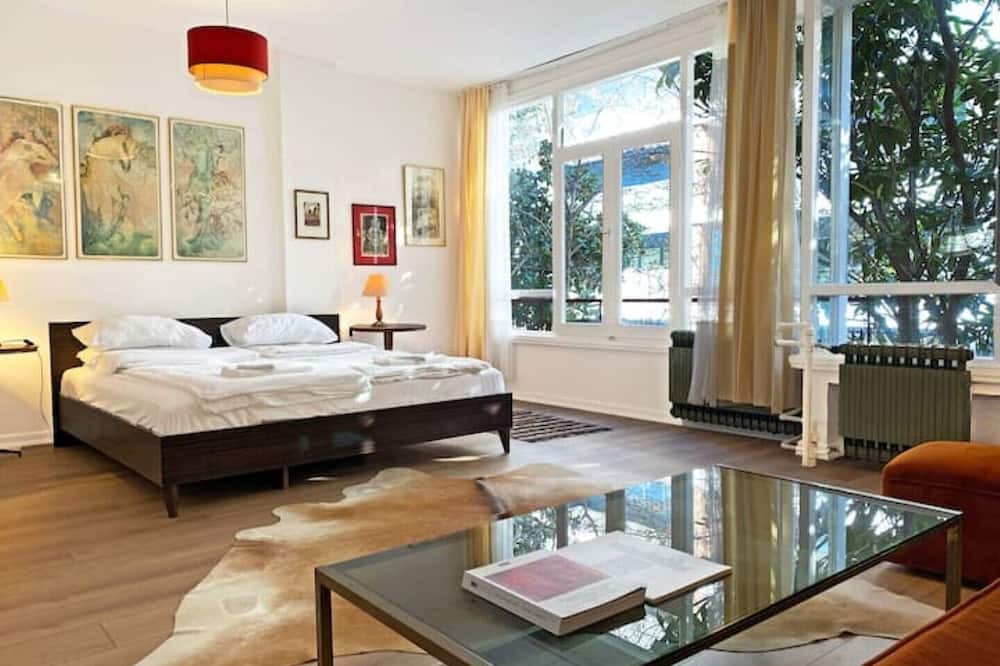 Hilmiye Apartment | Artistic, Central, Comfortable!