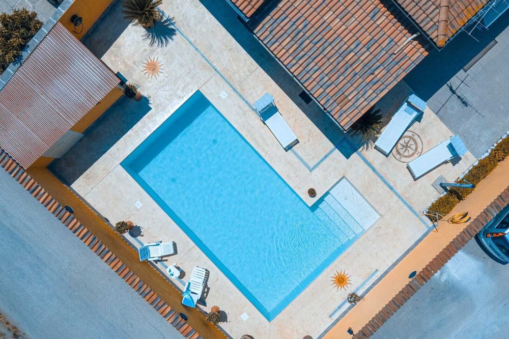 Anzio Villa | Villa 'La Rosa Dei Venti' with Private Pool, Wi-Fi and Air Conditioning