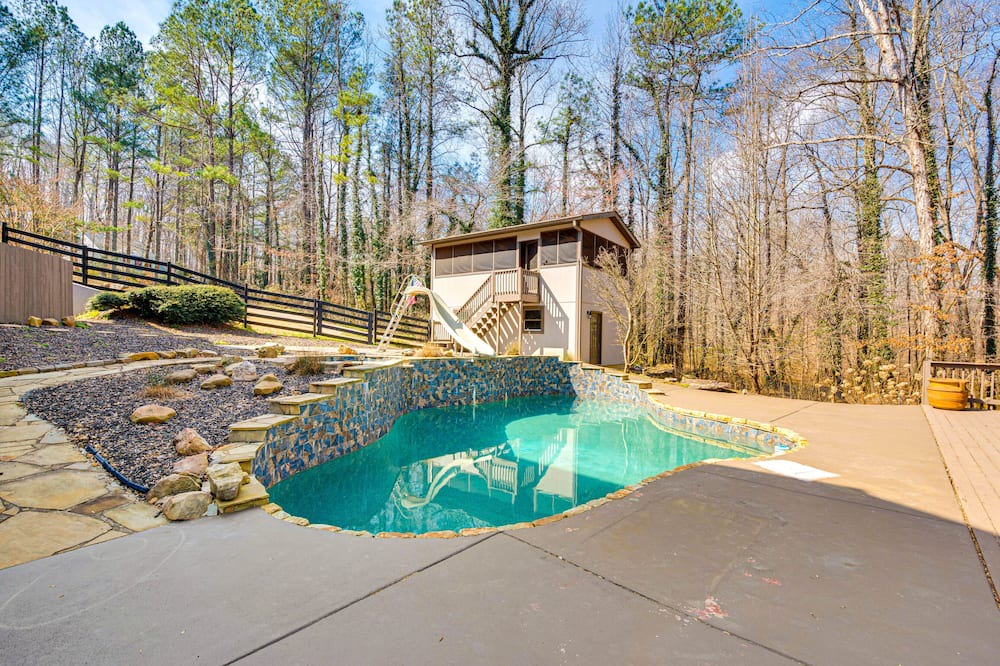Canton House | Canton Home w/ Private Pool + Screened Patio!