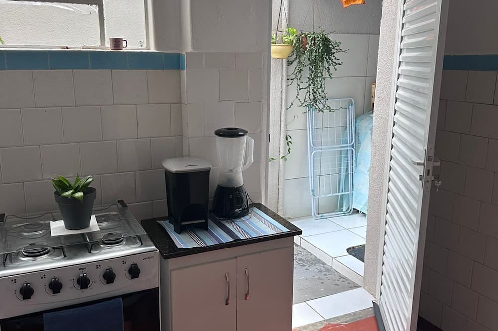 West Sector Apartment | 2-bedroom apartment in enchanting Setor Oeste,Castro’s neighbor!