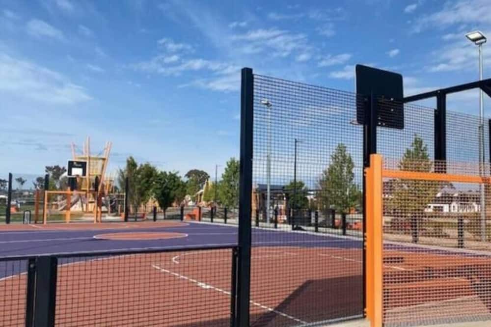 Moncrieff House | Entire 4 BR House In Moncrieff Close To Playground