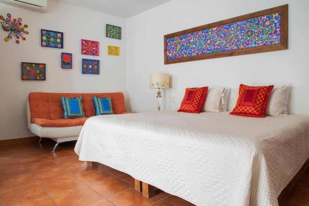 Reforma Bed & Breakfast | Habitación Alebirjes en Casa Los Arquitos B&B