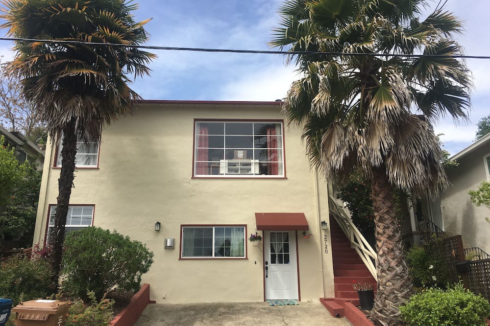 Martinez House | Furnished Room in Quiet 2 Bedroom Home. Walk, Bike or Bus to Downtown Martinez.