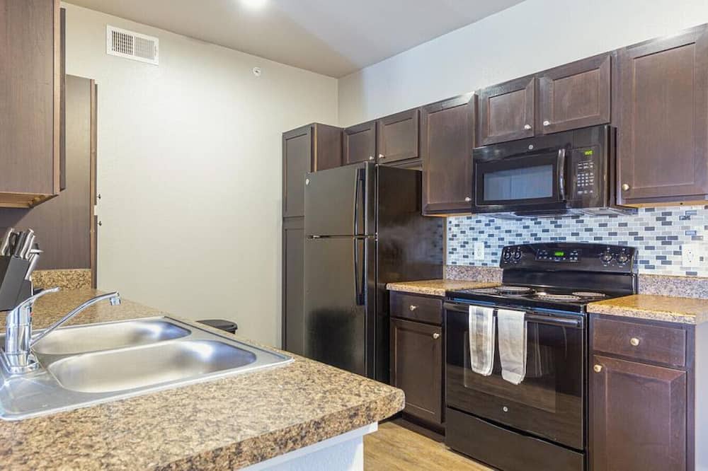 Brooks City Base Apartment | Landing at The Anderson at Brooks - 2 Bedrooms in Stinson Airport Vicinity