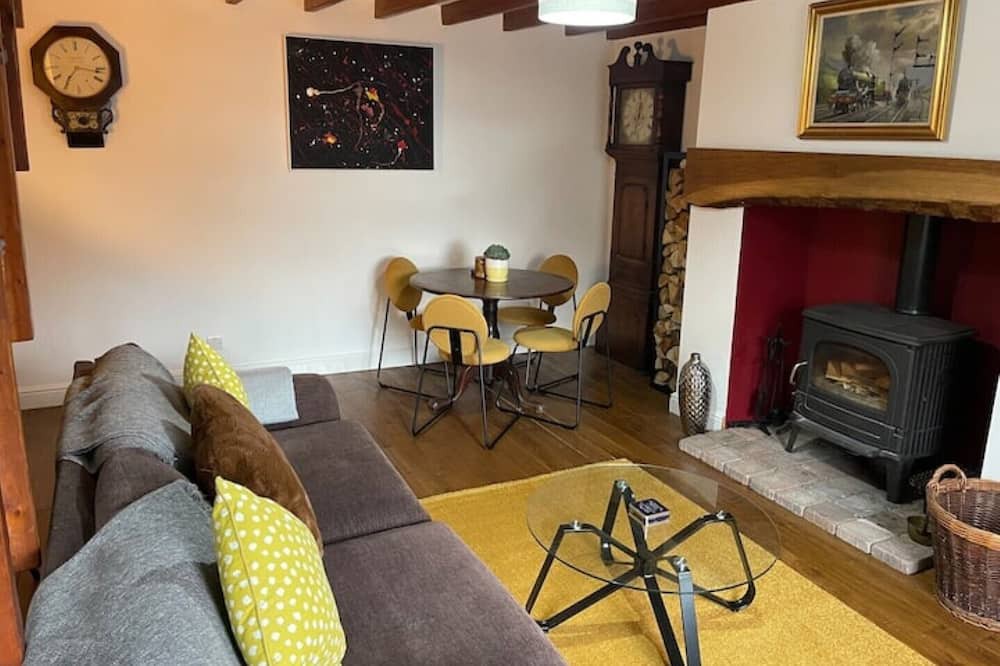 Frosterley Cottage | Stunning Cottage with Log Burner