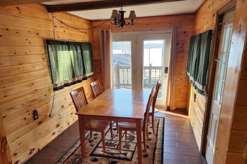 Lake Cottage | Tranquil Retreat on Bluff Lake: Your Perfect Lakeside Getaway!