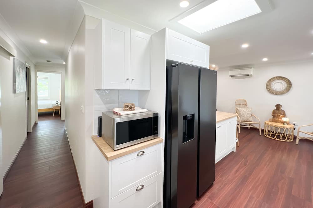 Central Coast House | The Swan Lakehouse, on Budgewoi Lake
