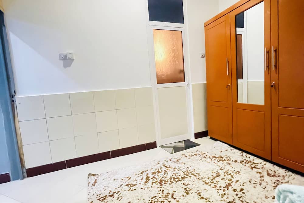 Horley Apartment | 10 minutes to the indian ocean beach! Suitable for longer and short stays