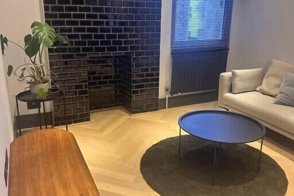 Crofton Park Apartment | Beautiful 3BD Designer Apartment