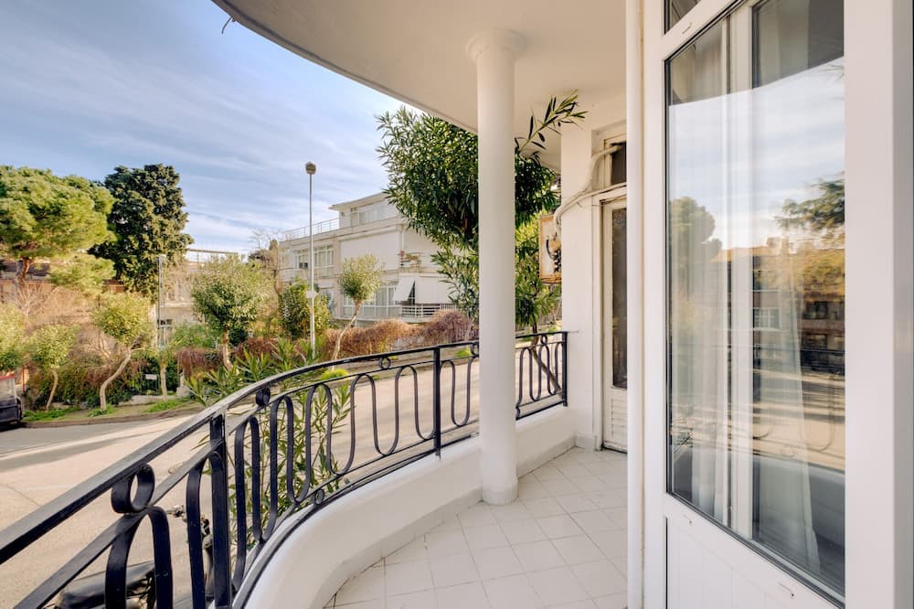 Adalar House | Sea View Retreat in Buyukada, 1 min to Ferry