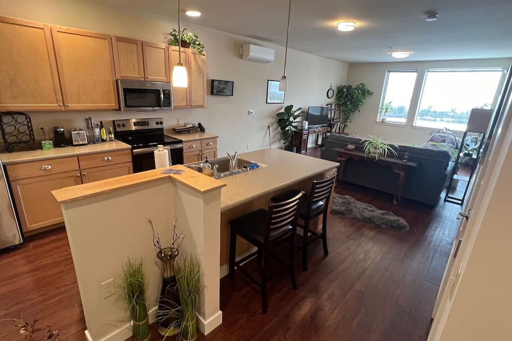 South Burlington Apartment | 1-BR apartment with deck overlooking Lake Champlain and the Adirondack Mountains
