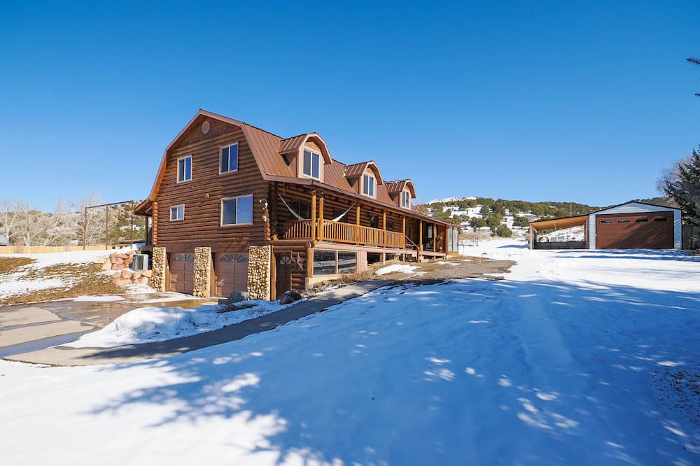 Coalville Cabin | Log home 5-bedroom 4-bath 15 min from Park City