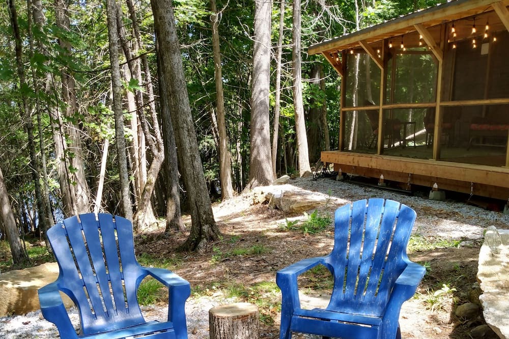 Tay Valley Cottage | WaTERFRoNT TiNY HoUSe NeAR PeRth & an HouR to OttAwA - A Perfect Getaway for Two