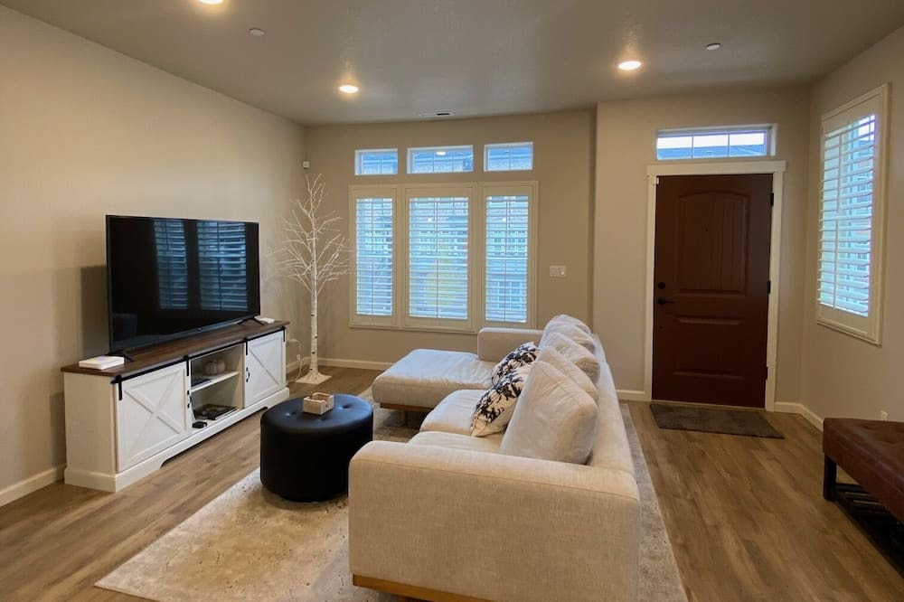Wilsonville House | Cozy home in Wilsonville - Villebois Community